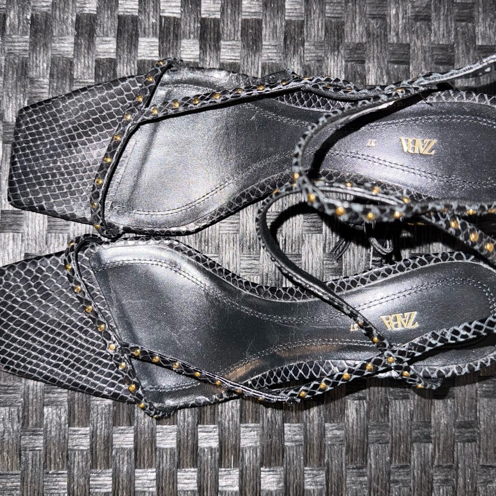 zara black kitten heels